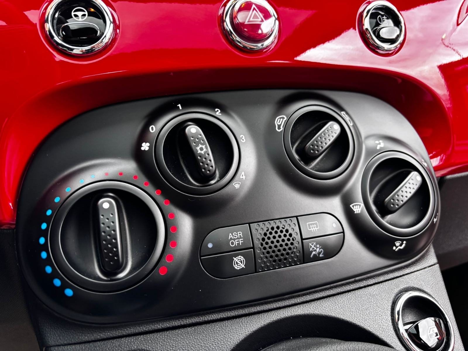 2023 Fiat 500 — fotografija 14