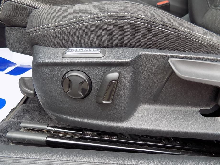2019 Volkswagen Passat — fotografija 10