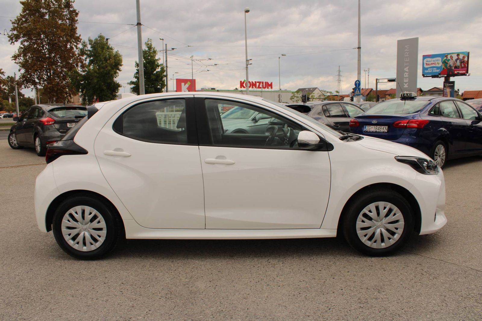 2024 Toyota Yaris — fotografija 4