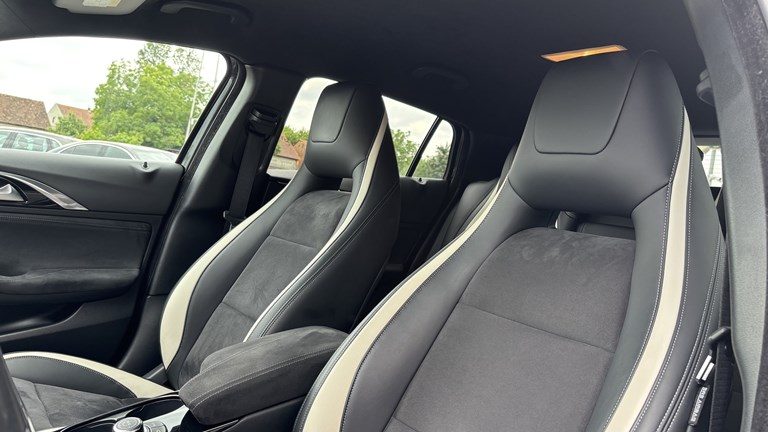 2017 Infiniti Q30 — fotografija 8