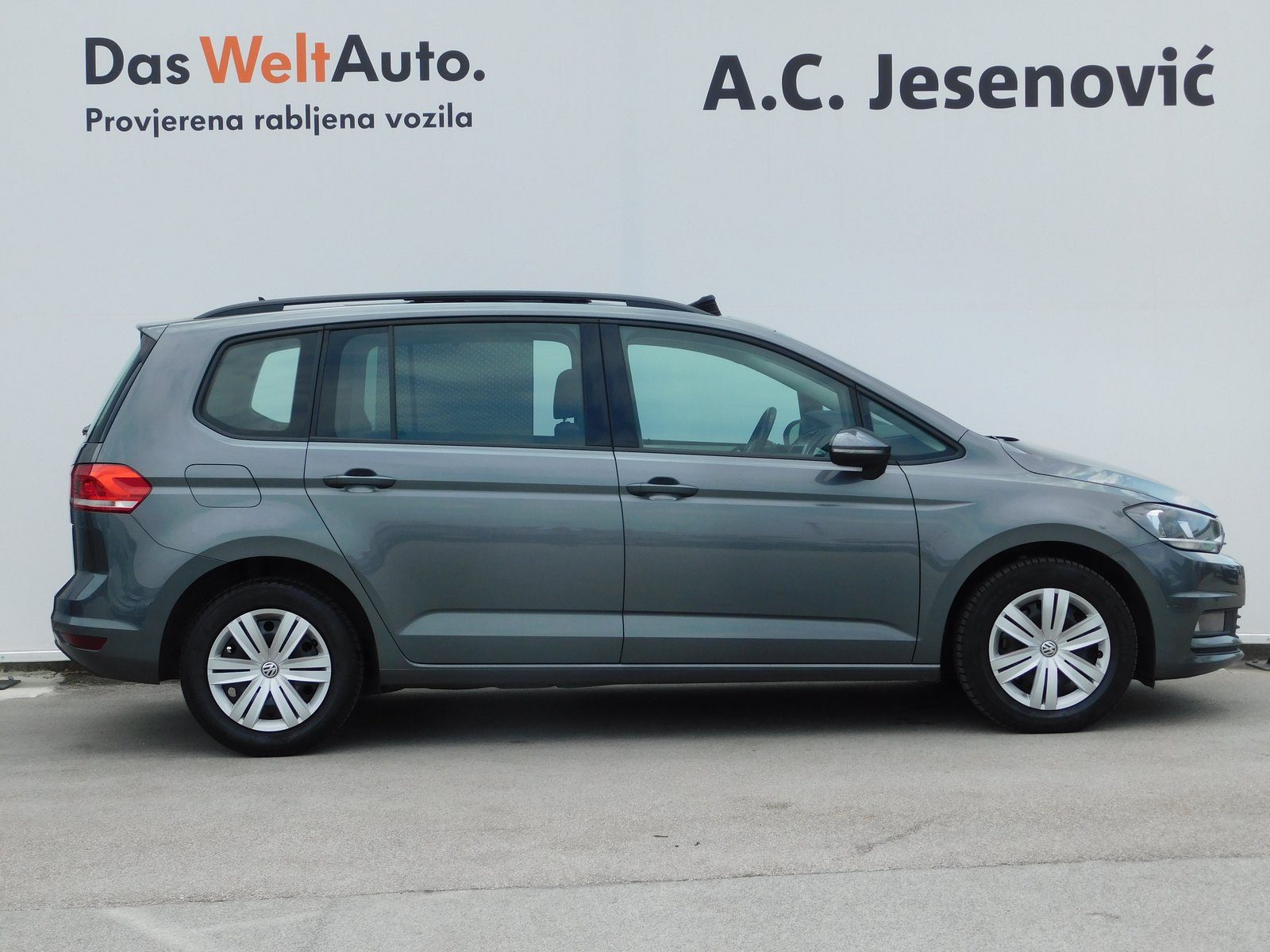 2018 Volkswagen Touran — fotografija 4