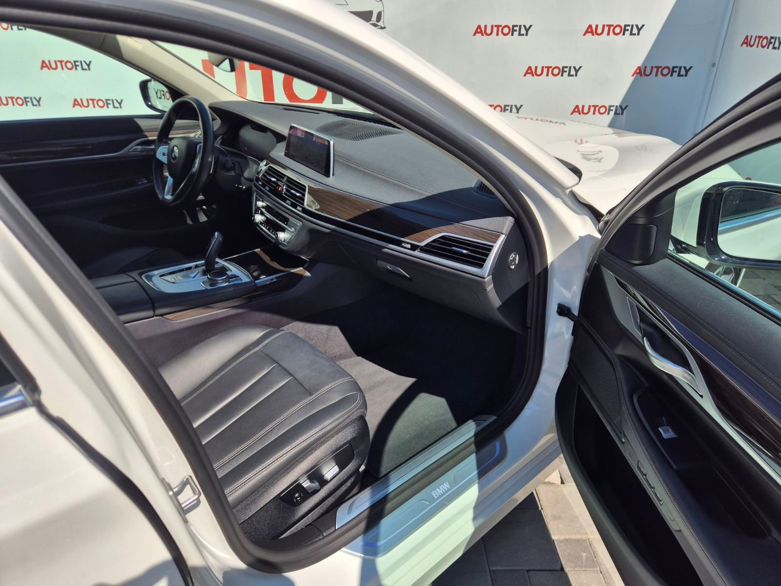 2019 BMW Serija 7 — fotografija 13