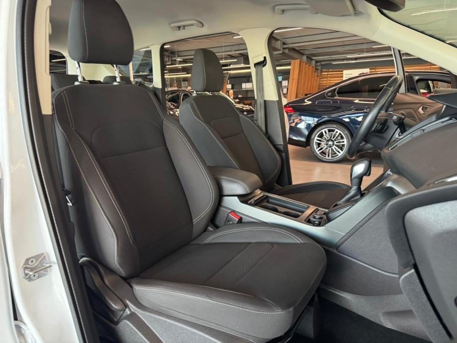 2018 Ford Kuga — fotografija 24