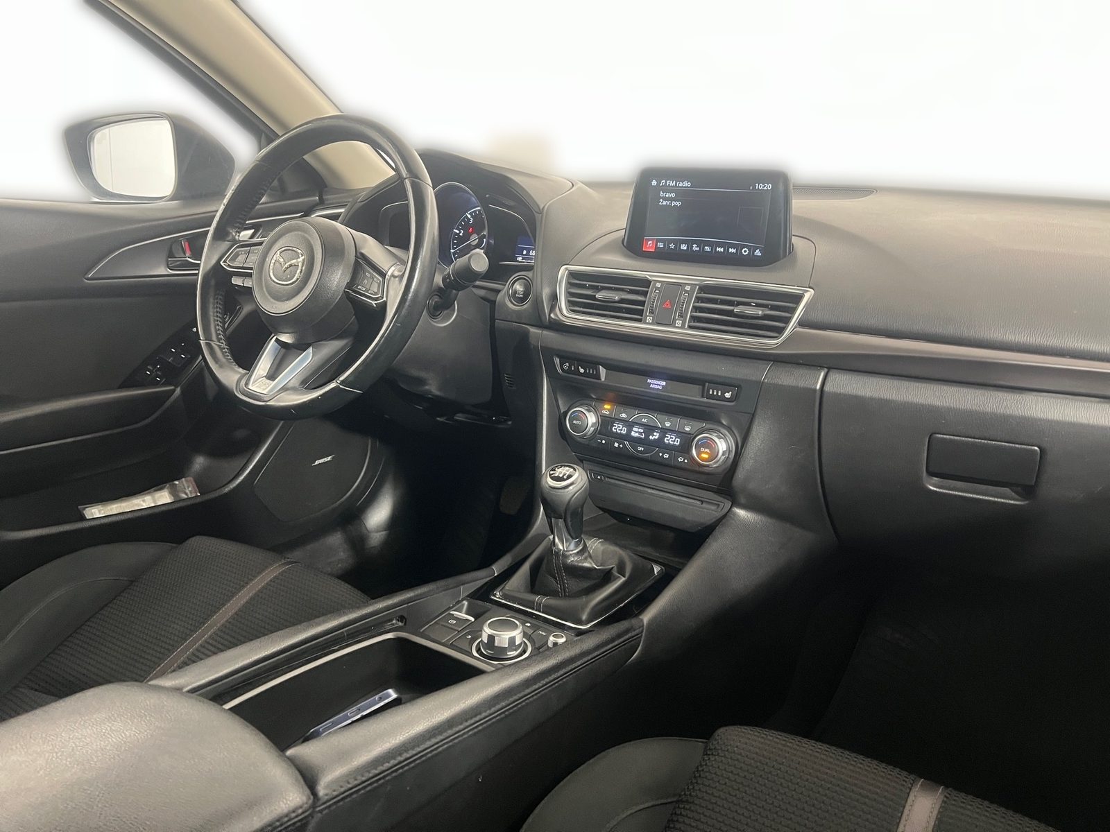 2017 Mazda 3 — fotografija 21