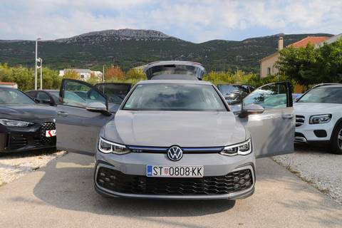 2021 Volkswagen Golf — sličica 13