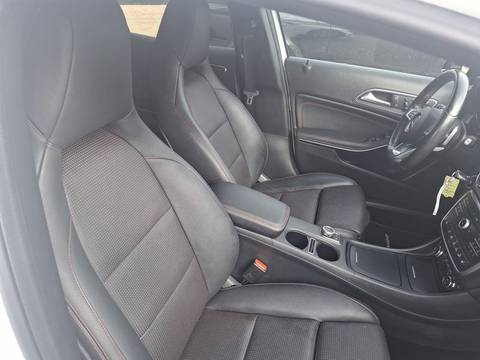 2015 Mercedes-Benz GLA — sličica 12