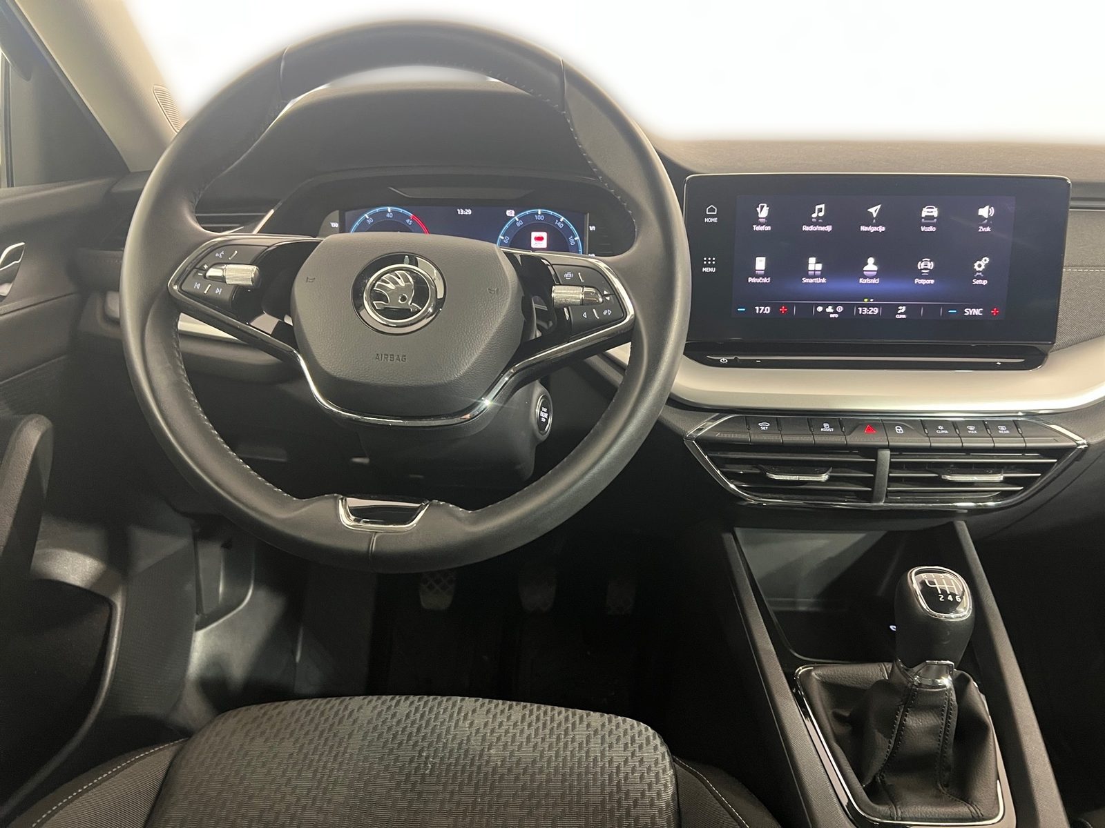 2023 Škoda Octavia — fotografija 15
