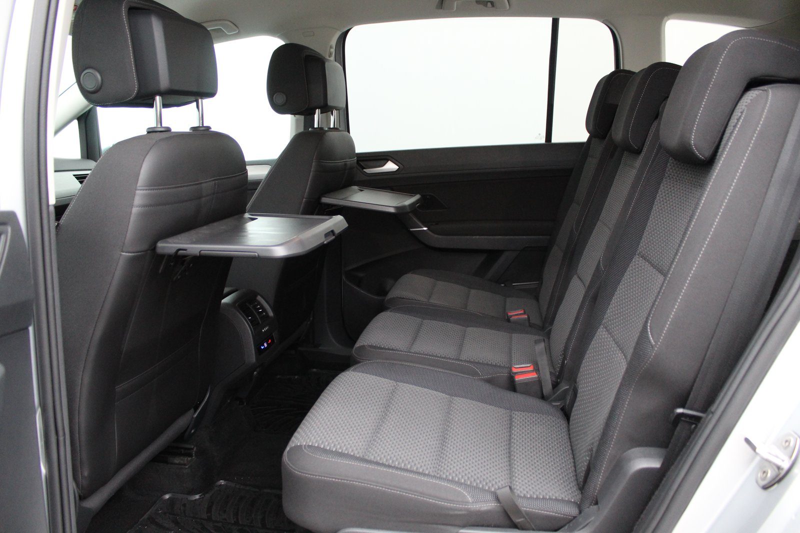 2024 Volkswagen Touran — fotografija 11