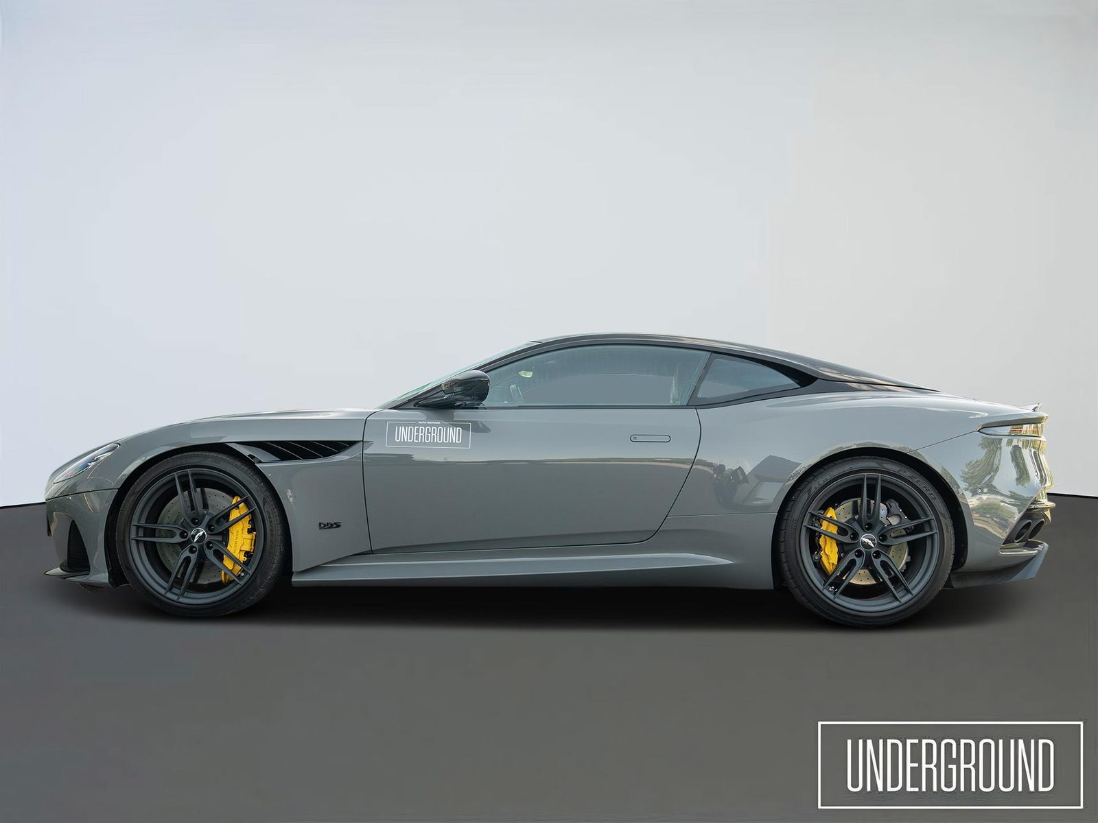 2022 Aston Martin DBS — fotografija 8