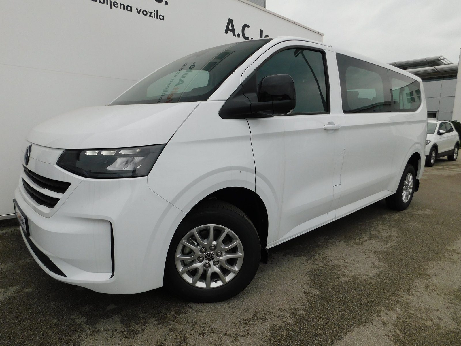 2025 Volkswagen Caravelle — fotografija 7