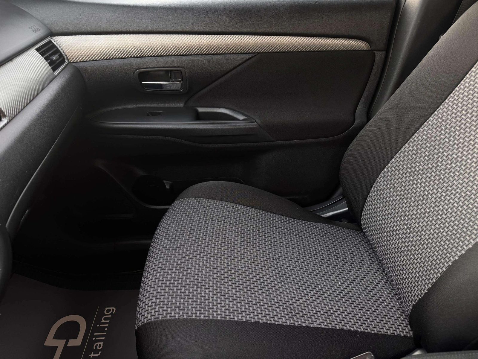 2013 Mitsubishi Outlander — fotografija 14