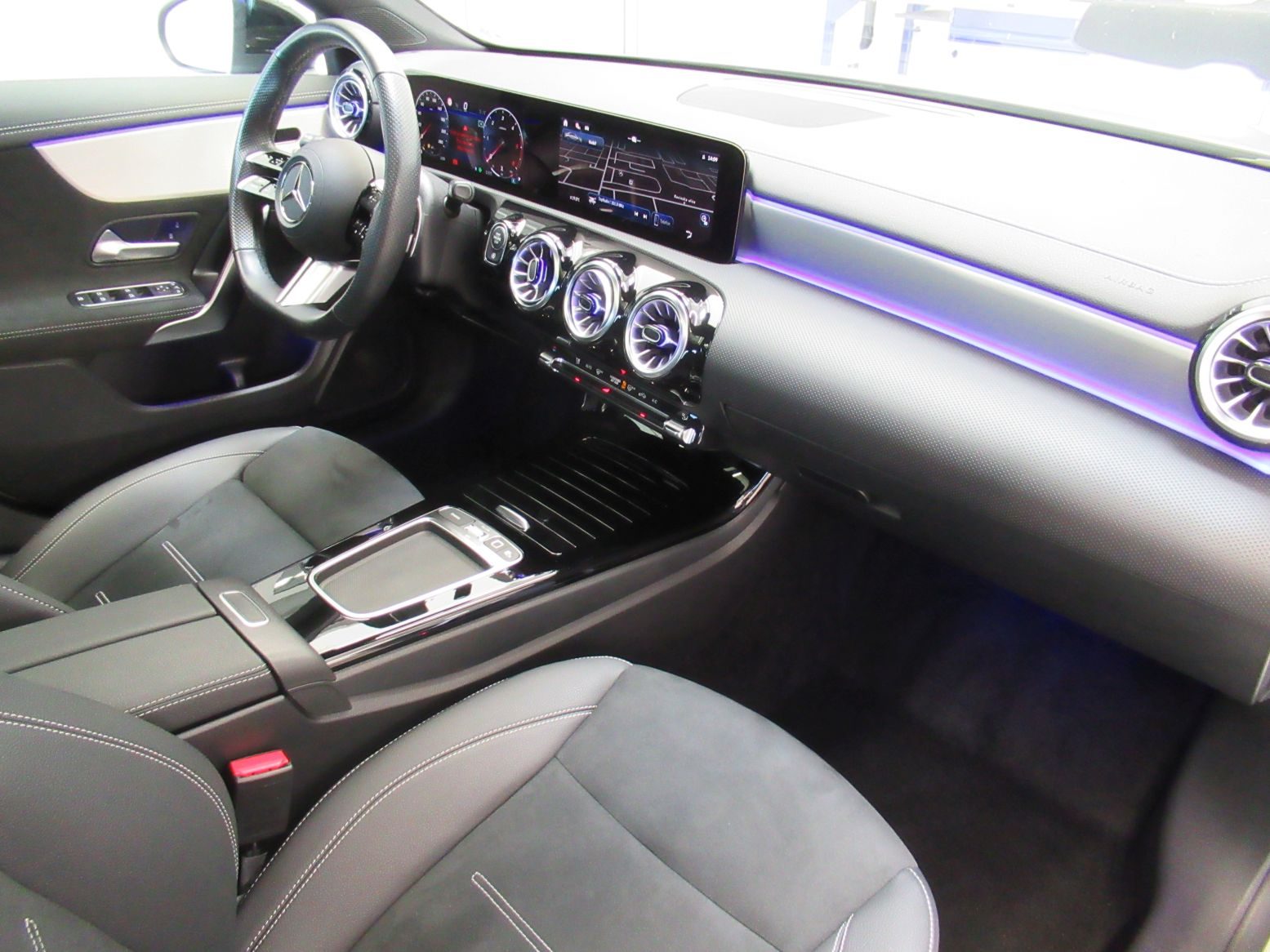 2025 Mercedes-Benz CLA — fotografija 10