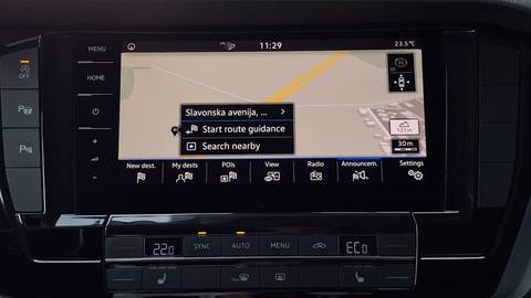 2018 Volkswagen Touareg — sličica 11