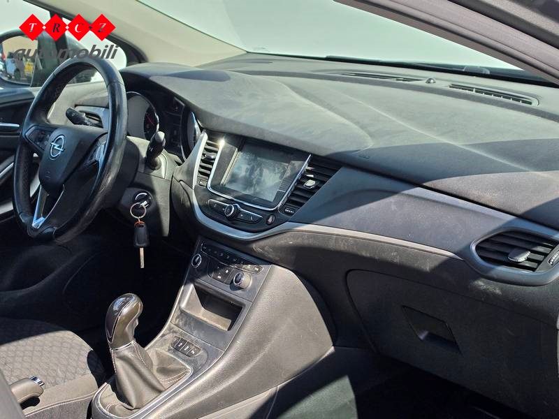 2019 Opel Astra — fotografija 6