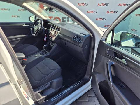 2018 Volkswagen Tiguan R-Line — sličica 13