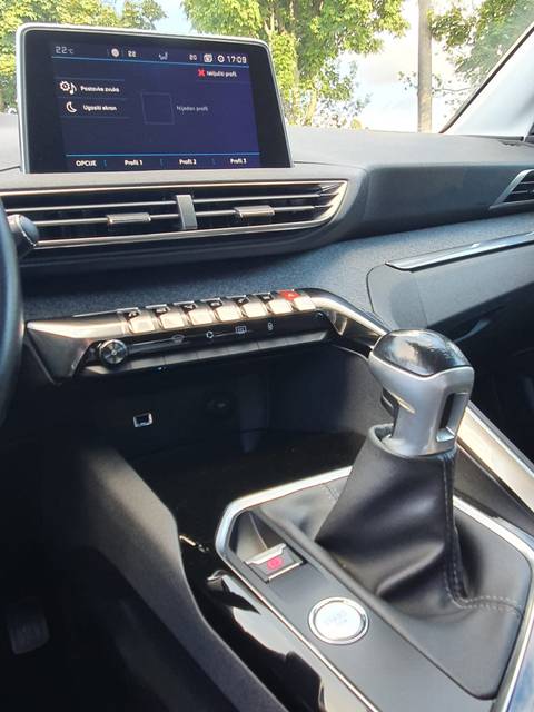 2017 Peugeot 3008 — sličica 17