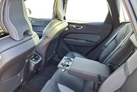 2022 Volvo XC60 — sličica 6