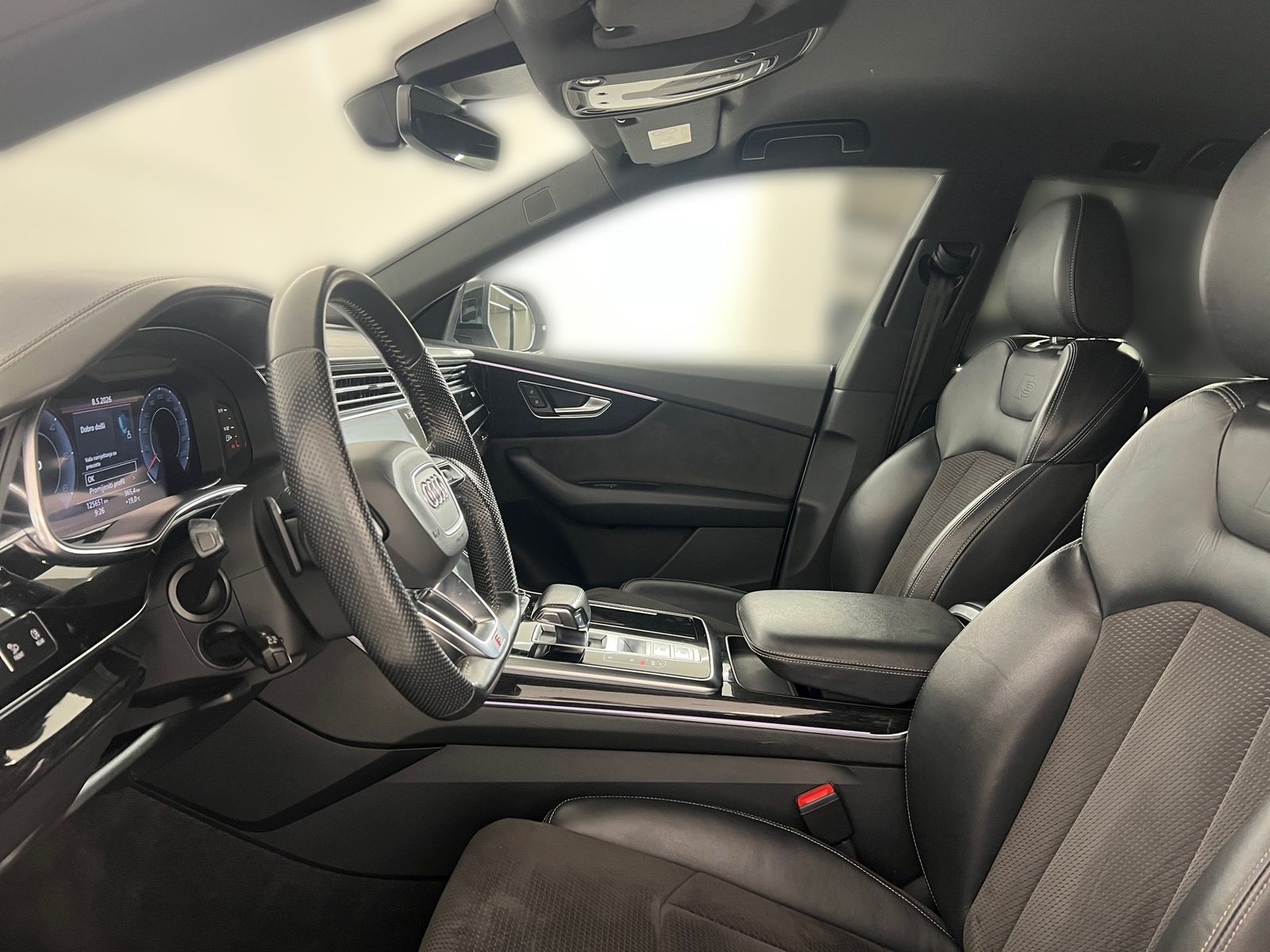 2018 Audi Q8 — fotografija 13