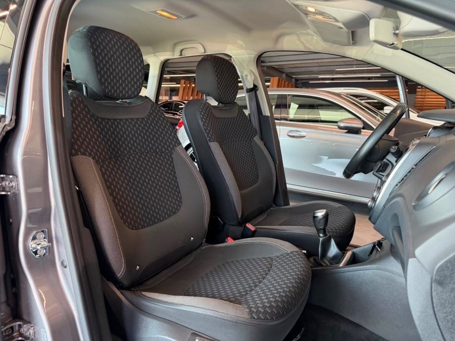 2019 Renault Captur — fotografija 24
