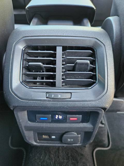2018 Volkswagen Tiguan R-Line — sličica 29