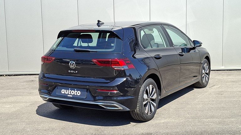 2023 Volkswagen Golf — fotografija 3