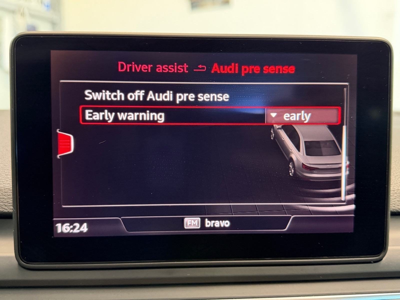 2016 Audi A4 — fotografija 14