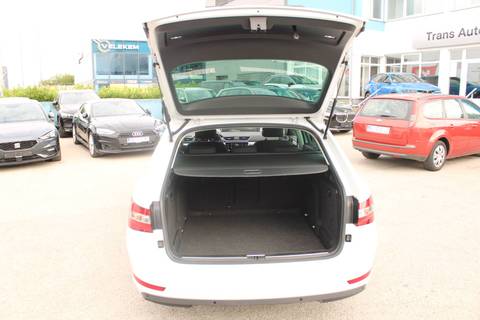2023 Škoda Superb Combi — sličica 9