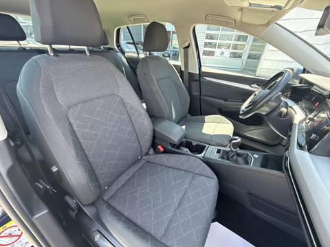 2024 Volkswagen Golf — sličica 22