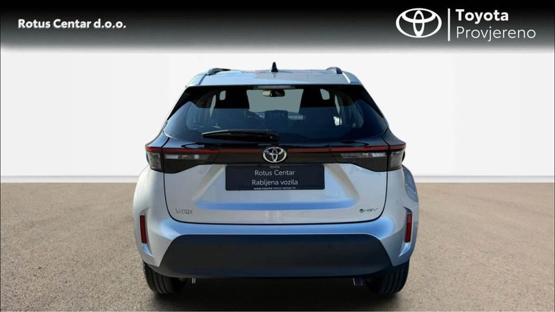 2026 Toyota Yaris Cross — fotografija 5