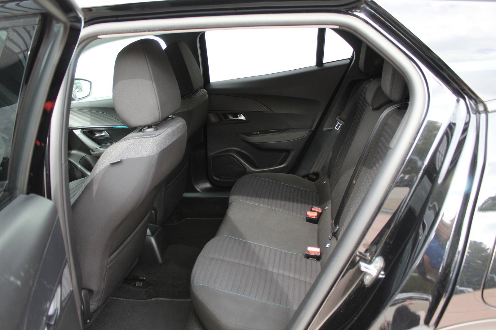 2022 Peugeot 2008 — fotografija 11