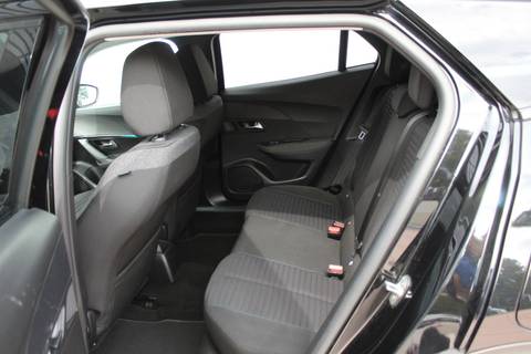 2022 Peugeot 2008 — sličica 11