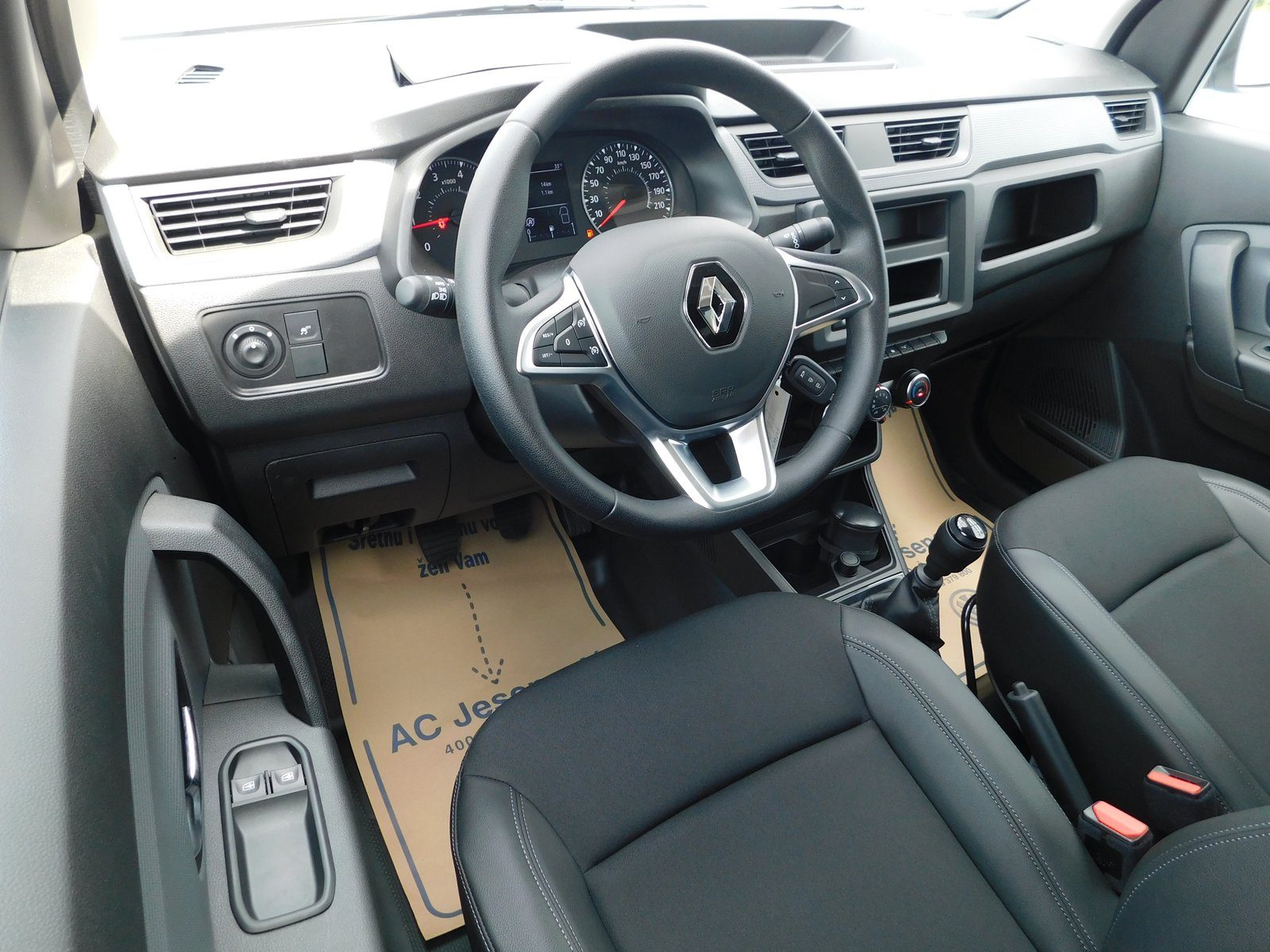 2022 Renault Express — fotografija 8