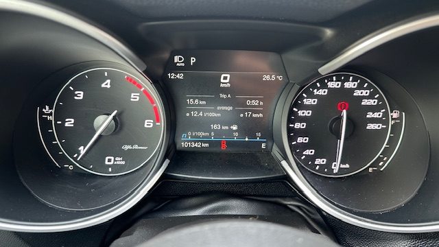 2022 Alfa Romeo Stelvio — fotografija 14