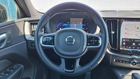 2022 Volvo XC60 — sličica 13