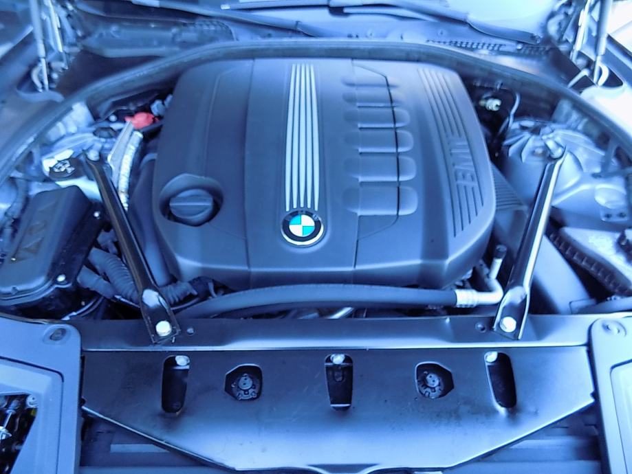 2010 BMW Serija 5 — fotografija 20