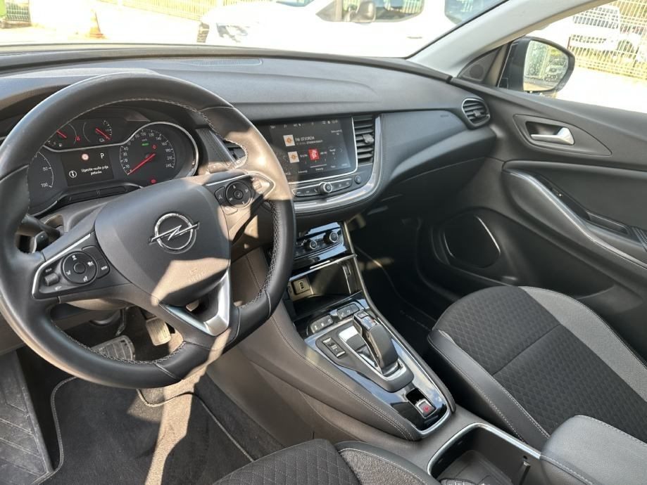 2020 Opel Grandland — fotografija 9