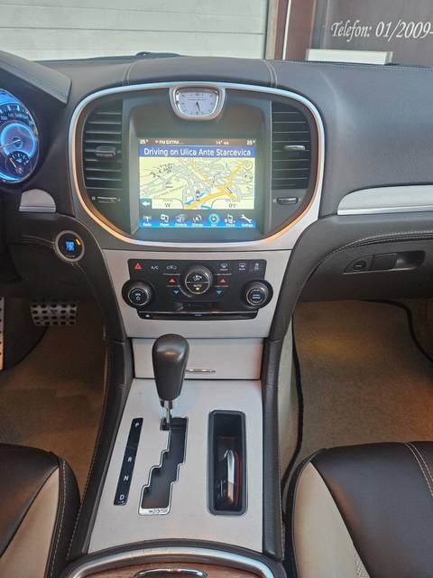 2013 Lancia Thema — sličica 13