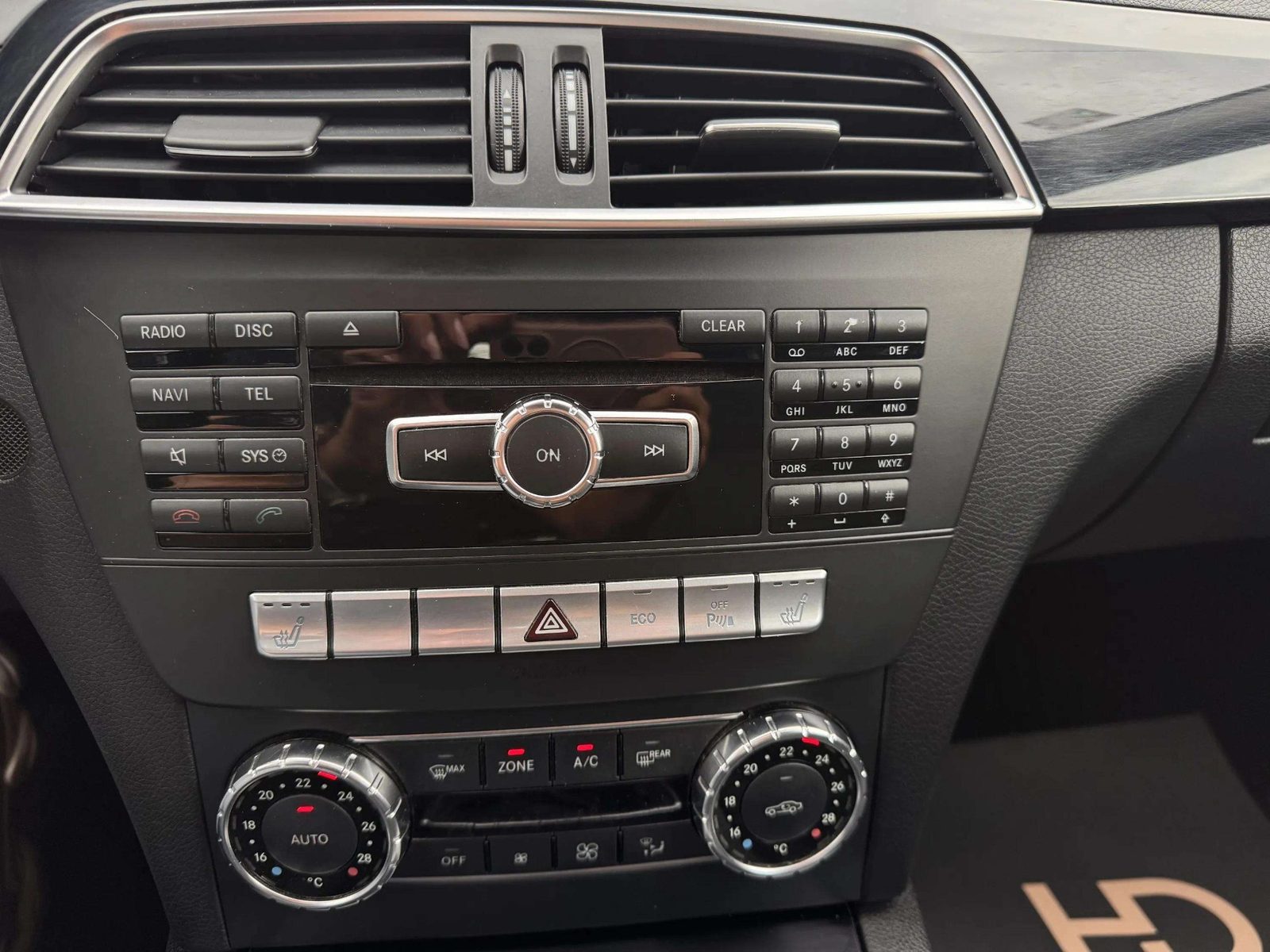 2011 Mercedes-Benz C-klasa — fotografija 11