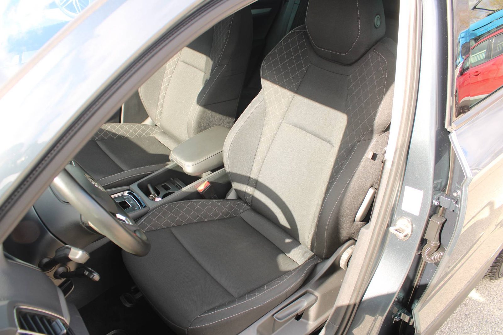2019 Škoda Karoq — fotografija 11