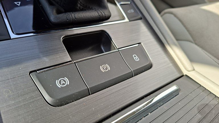 2021 Škoda Superb — fotografija 11