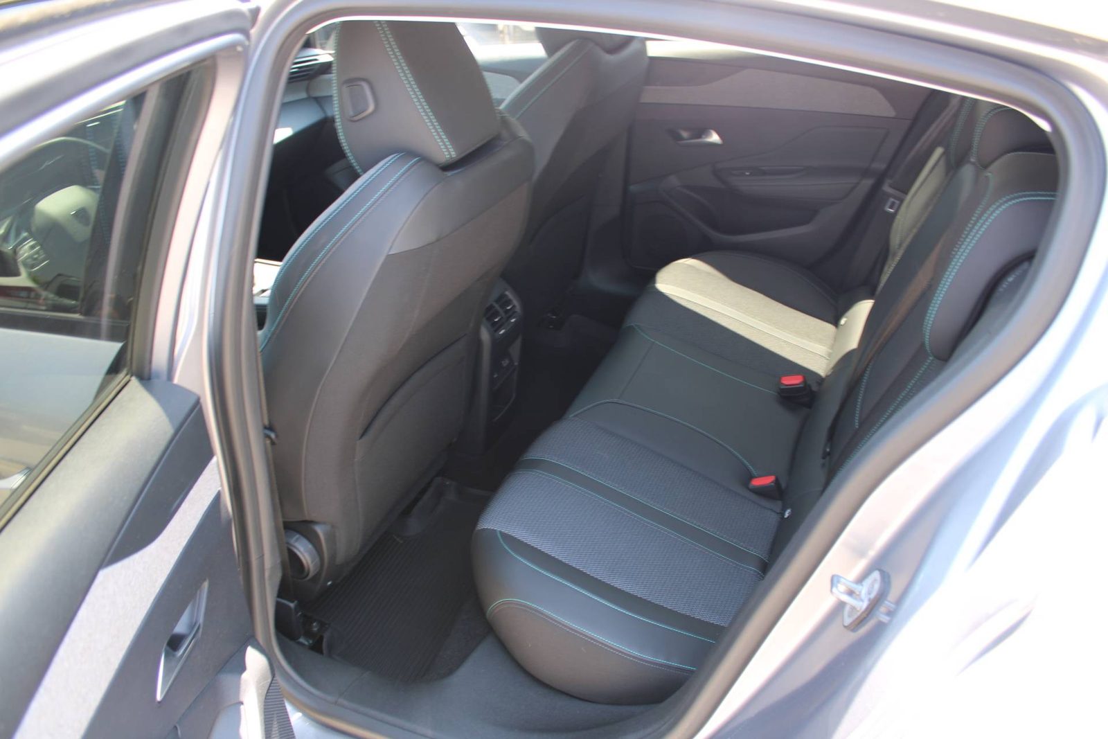 2023 Peugeot 308 — fotografija 11