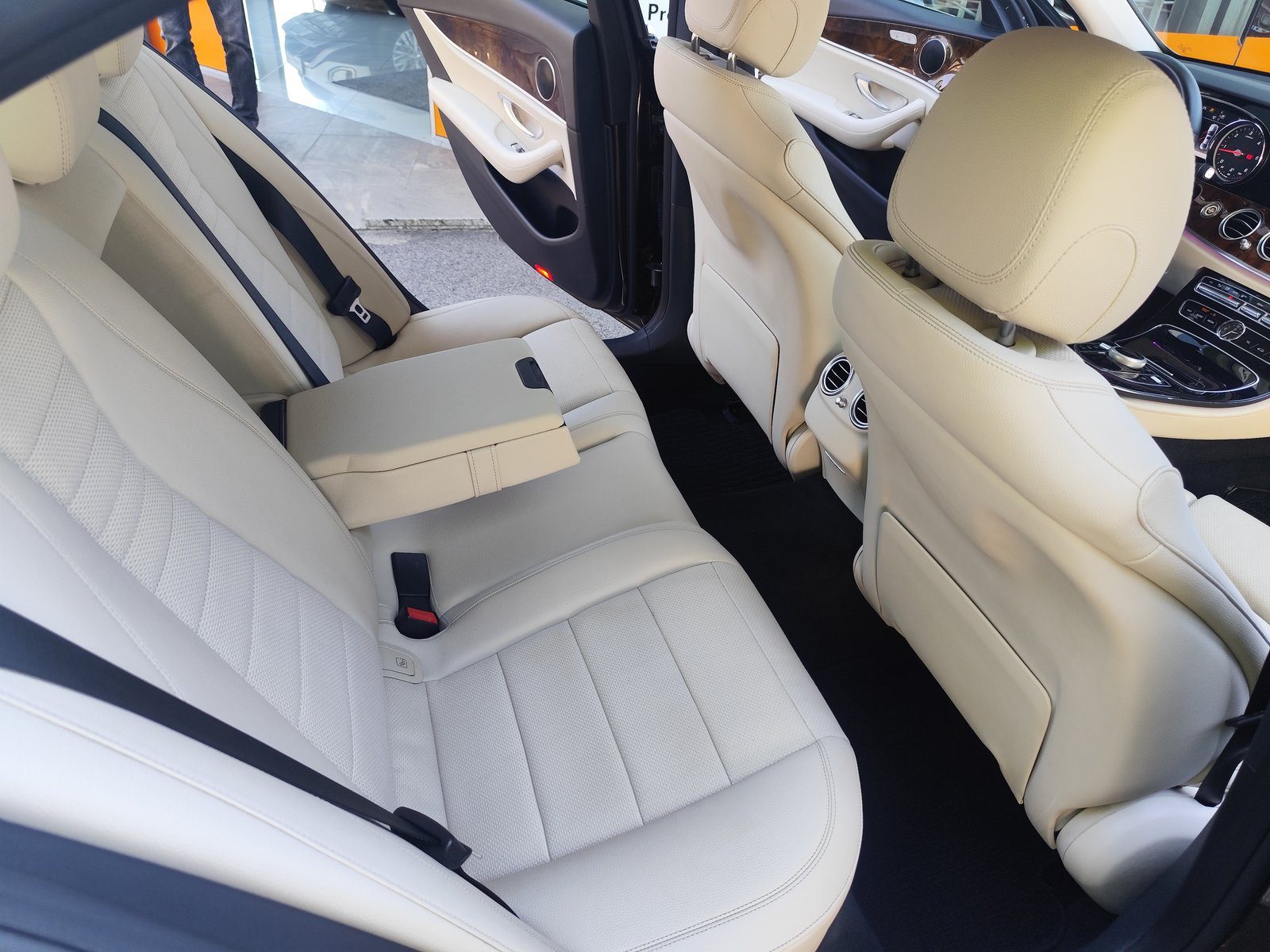 2017 Mercedes-Benz E-klasa — fotografija 16