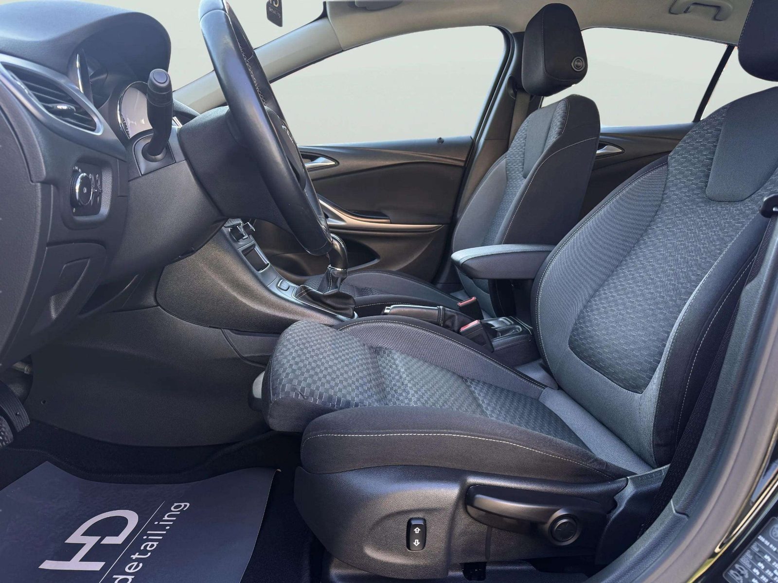 2020 Opel Astra — fotografija 10
