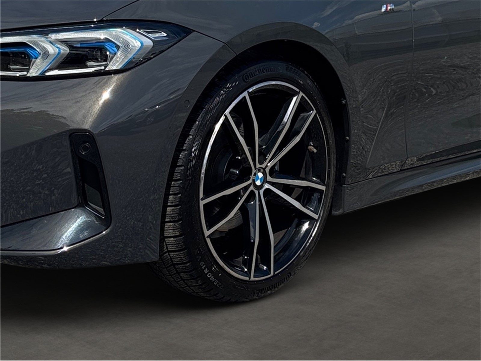 2024 BMW Serija 3 — fotografija 6