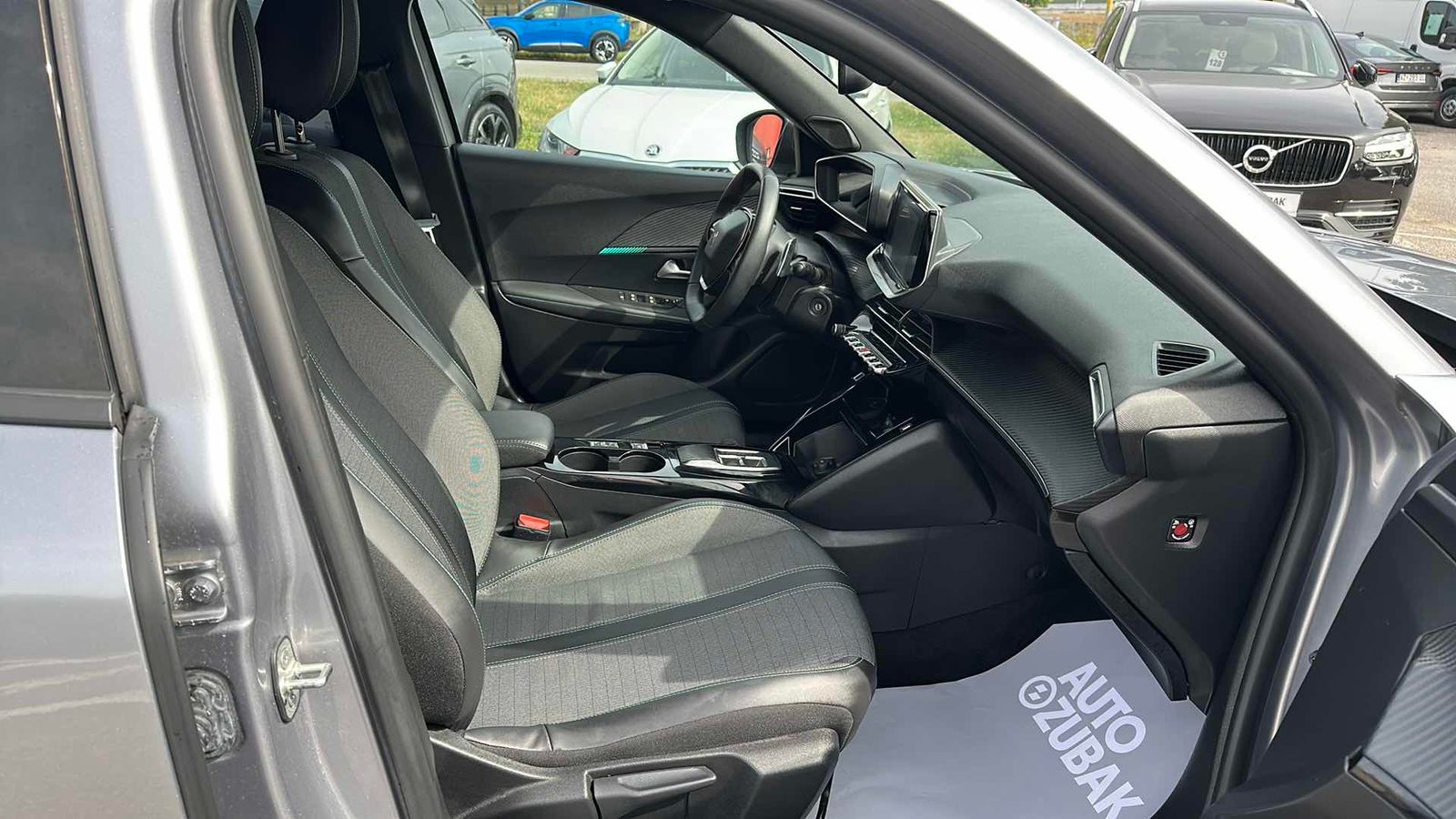 2023 Peugeot 2008 — fotografija 9