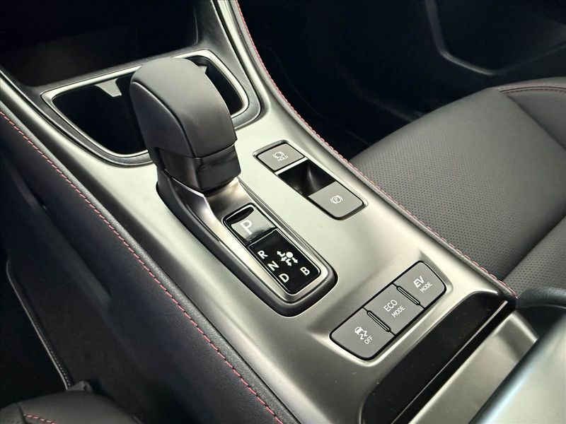 2036 Lexus LBX — fotografija 12