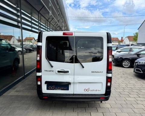 2015 Renault Trafic — sličica 7