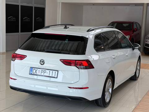 2022 Volkswagen Golf — sličica 2