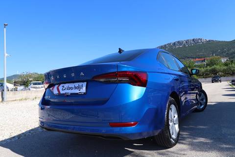 2021 Škoda Octavia — sličica 19