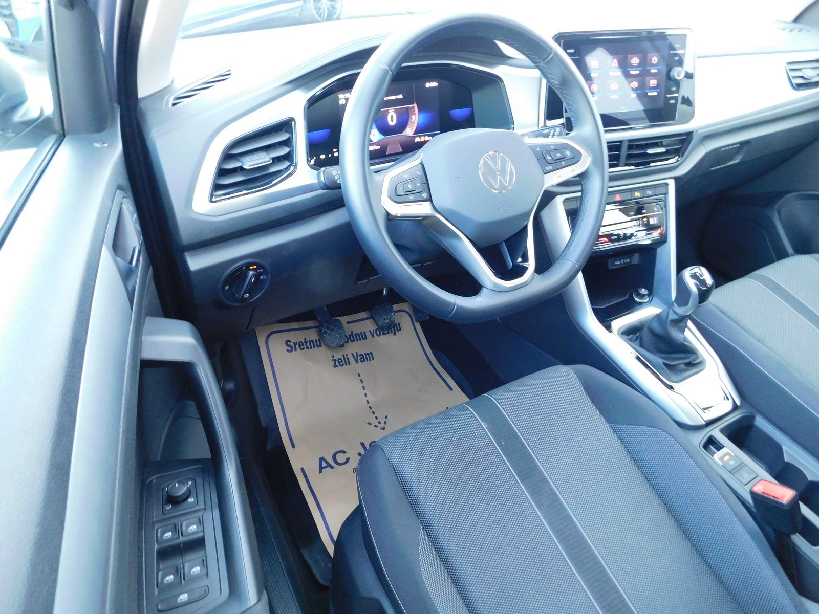 2023 Volkswagen T-Roc — fotografija 9